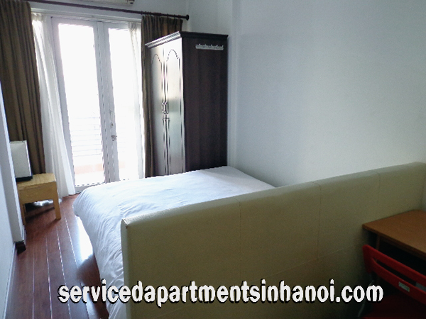 Cho thuê căn hộ 2 phòng ngủ giá rẻ gần hồ Hoàng Cầu 5