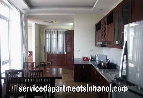 Căn hộ 2 phòng ngủ view hồ Trúc Bạch 900$/ tháng 6