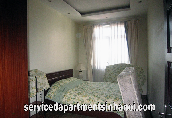 Căn hộ 2 phòng ngủ view hồ Trúc Bạch 900$/ tháng 7