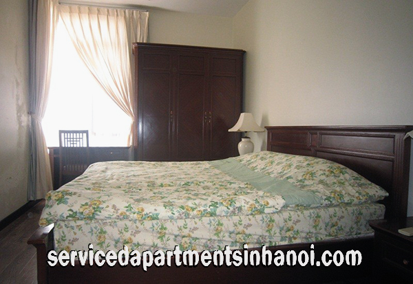 Căn hộ 2 phòng ngủ view hồ Trúc Bạch 900$/ tháng 8