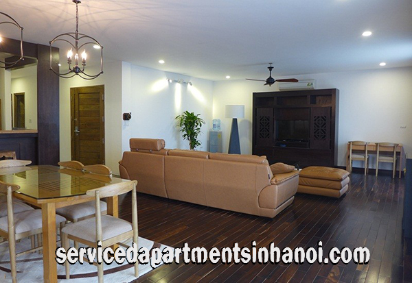 Cho thuê căn hộ 4 phòng ngủ có ban công view hồ Tây 8