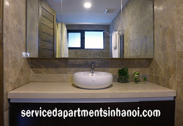Cho thuê căn hộ 4 phòng ngủ có ban công view hồ Tây 3