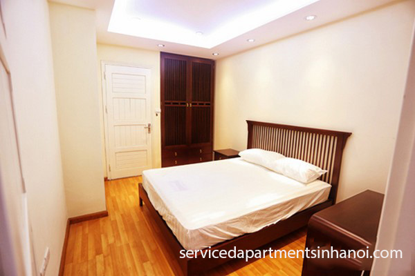 Cho thuê căn hộ 2 phòng ngủ, có sân thượng lớn tại Hào Nam 6
