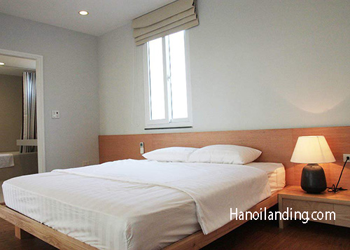 Cho thuê căn hộ 2 phòng ngủ rất đẹp tại phố Quảng Bá, Tây Hồ 5