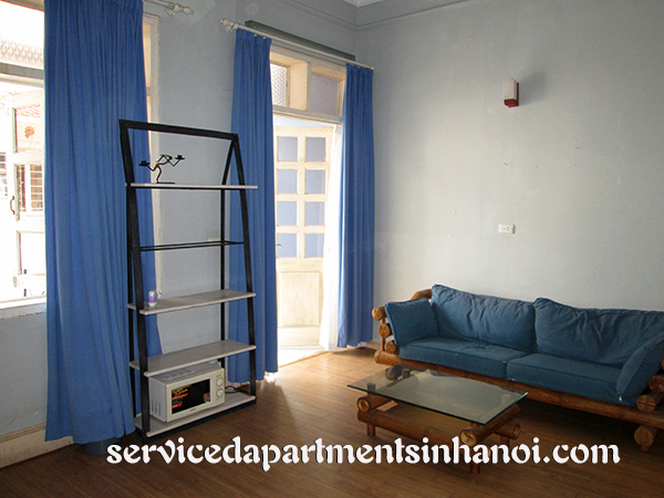 Chính chủ cho thuê căn hộ giá rẻ và nhiều ánh sáng tự nhiên ở phố Thụy Khuê 2