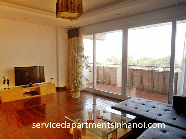 Căn hộ hai phòng ngủ ở khu vực Trúc Bạch, cao cấp, view hồ, ban công lớn cho thuê 1