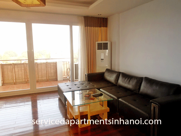 Căn hộ hai phòng ngủ ở khu vực Trúc Bạch, cao cấp, view hồ, ban công lớn cho thuê 2