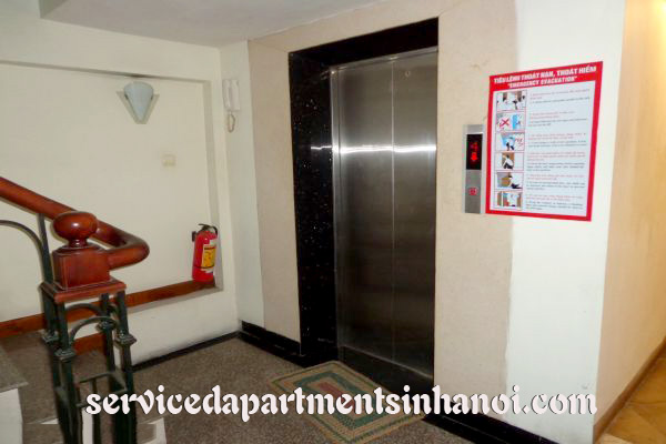 Căn hộ dịch vụ cho thuê tại Hoàn Kiếm rộng rãi hai phòng ngủ, các dịch vụ đầy đủ. 10