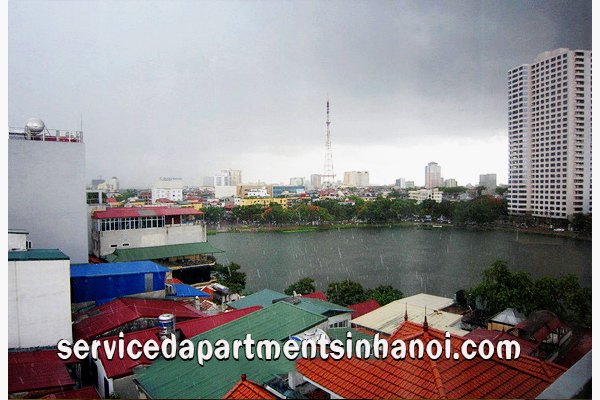 Luxury hai phòng ngủ căn hộ cho thuê có view hồ Ngọc Khánh 1