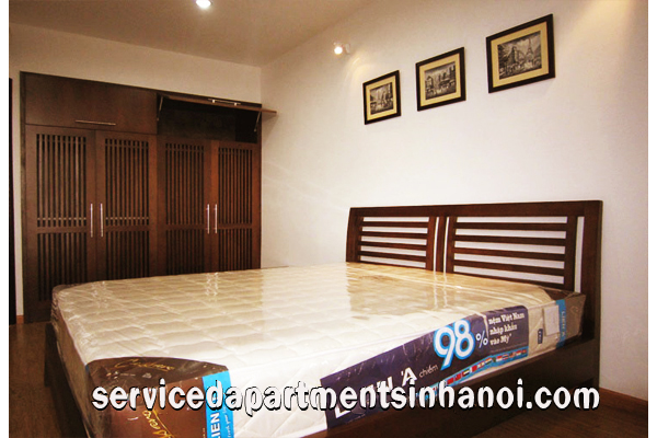 Luxury hai phòng ngủ căn hộ cho thuê có view hồ Ngọc Khánh 10