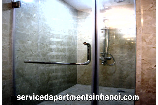 Luxury hai phòng ngủ căn hộ cho thuê có view hồ Ngọc Khánh 1