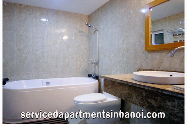 Luxury hai phòng ngủ căn hộ cho thuê có view hồ Ngọc Khánh 2