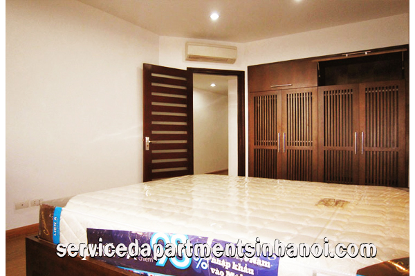 Luxury hai phòng ngủ căn hộ cho thuê có view hồ Ngọc Khánh 3