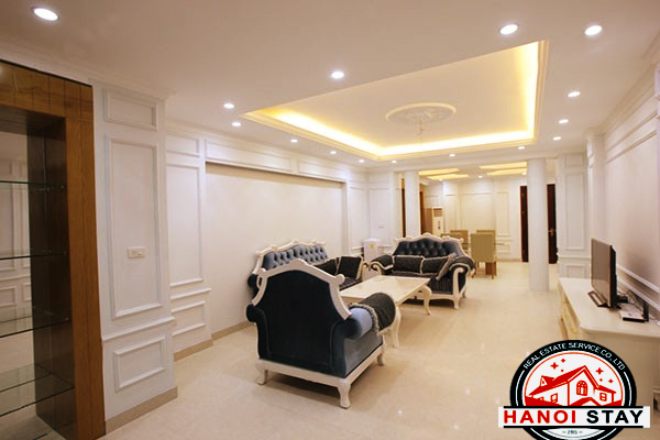 Cho thuê căn hộ rộng rãi một phòng ngủ ở Thụy Khuê, Ba Đình, Royal style 2
