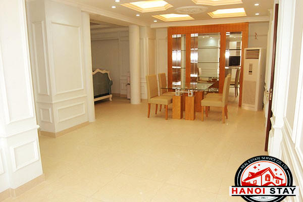 Cho thuê căn hộ rộng rãi một phòng ngủ ở Thụy Khuê, Ba Đình, Royal style 5