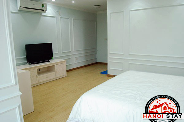 Cho thuê căn hộ rộng rãi một phòng ngủ ở Thụy Khuê, Ba Đình, Royal style 8