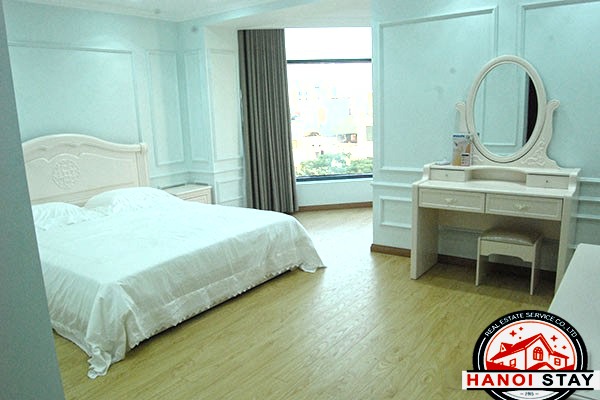 Cho thuê căn hộ rộng rãi một phòng ngủ ở Thụy Khuê, Ba Đình, Royal style 10