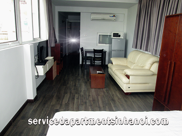 Cho thuê căn hộ một phòng ngủ giá rẻ tại Trúc Bạch 3