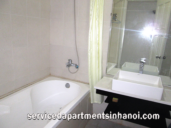 Cho thuê căn hộ một phòng ngủ giá rẻ tại Trúc Bạch 9