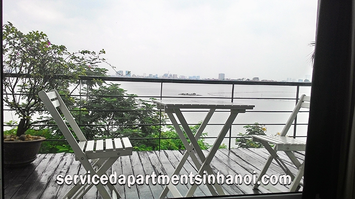 Căn hộ hai phòng ngủ, view Hồ Tây, có ban công thoáng mát cho thuê 3