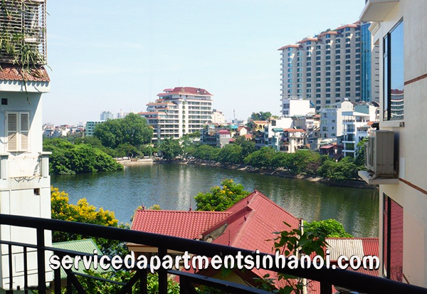Cho thuê căn hộ ba phòng ngủ, rộng rãi có view hồ Trúc Bạch 2