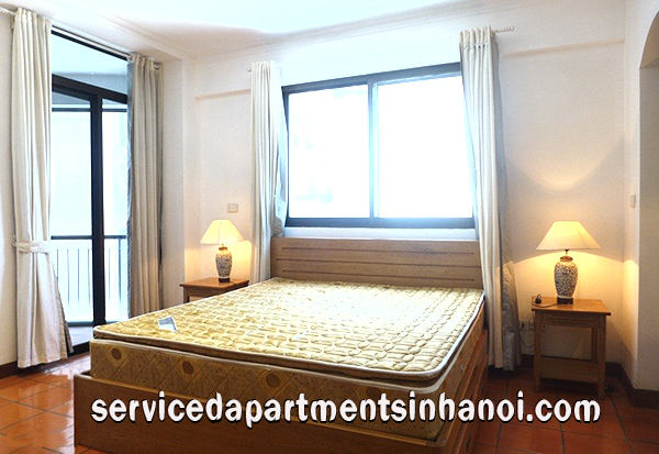 Cho thuê căn hộ ba phòng ngủ, rộng rãi có view hồ Trúc Bạch 7