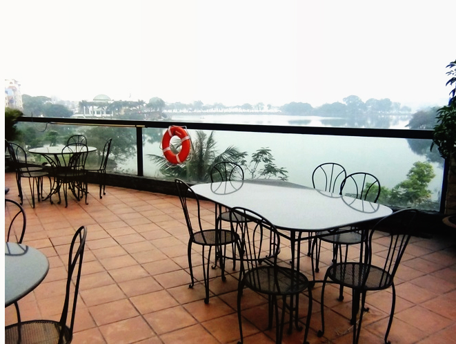 Cho thuê căn hộ cao cấp khu vực hò Trúc Bạch, Ba Đình 5