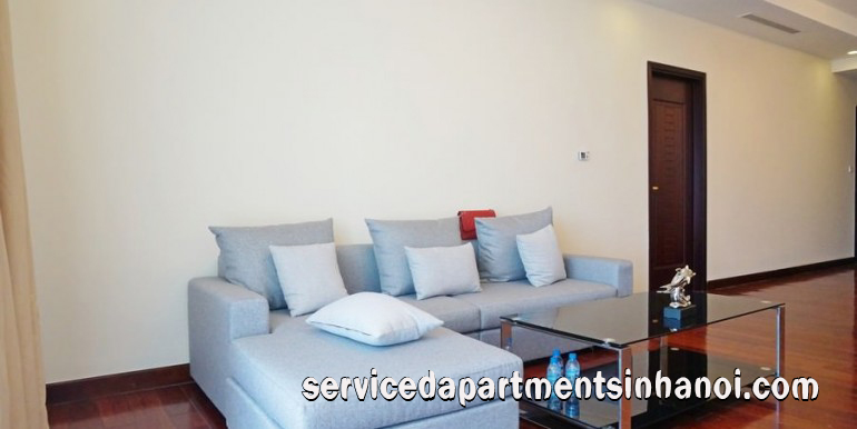 Căn hộ hai phòng ngủ cho thuê ở tòa R5, Vinhomes Royal City 2