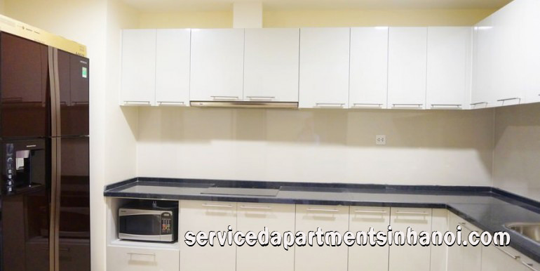 Căn hộ hai phòng ngủ cho thuê ở tòa R5, Vinhomes Royal City 8