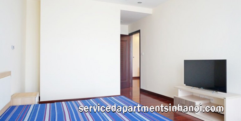 Căn hộ hai phòng ngủ cho thuê ở tòa R5, Vinhomes Royal City 1