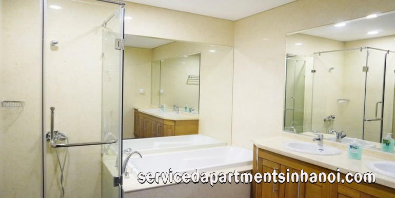 Căn hộ hai phòng ngủ cho thuê ở tòa R5, Vinhomes Royal City 5