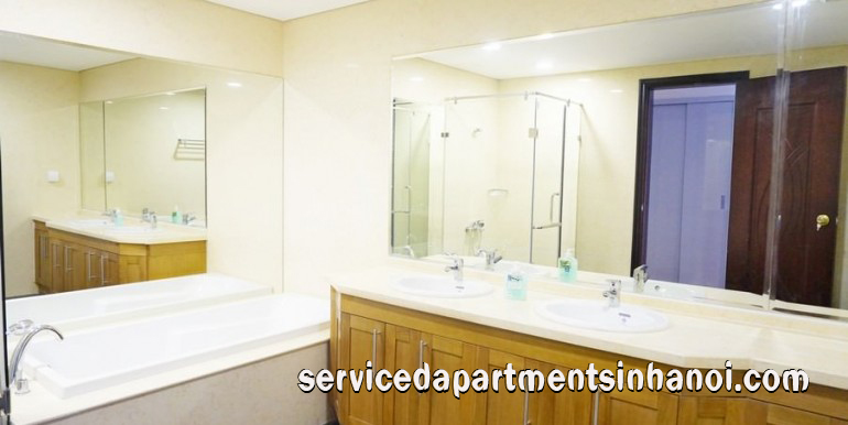 Căn hộ hai phòng ngủ cho thuê ở tòa R5, Vinhomes Royal City 6