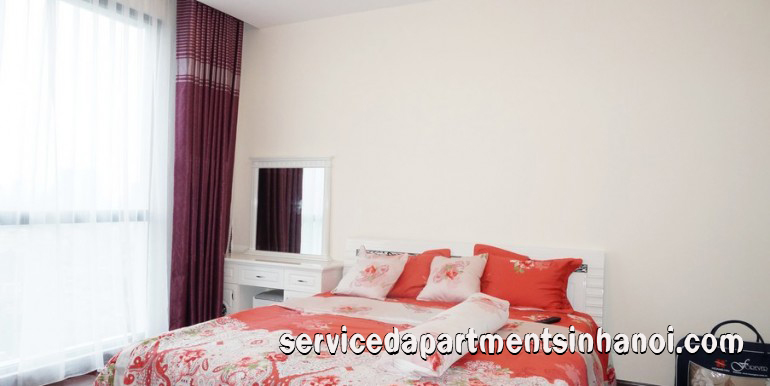 Cho thuê căn hộ ba phòng ngủ trong tòa nhà R4, Vinhomes Royal City 1