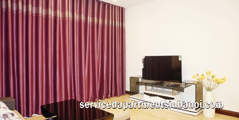 Cho thuê căn hộ ba phòng ngủ trong tòa nhà R4, Vinhomes Royal City 7