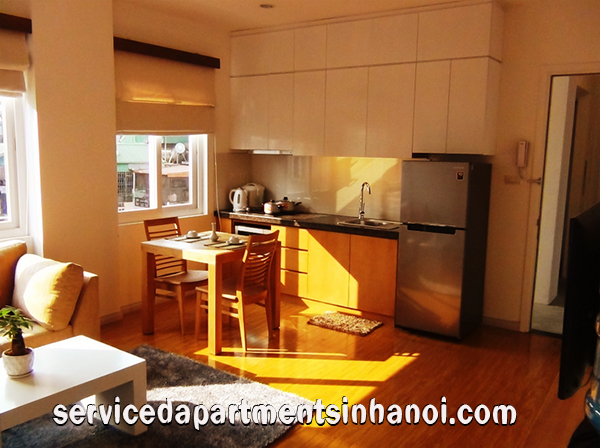 Căn hộ dịch vụ cho thuê với view hồ Ngọc Khánh ở Ba Đình 10