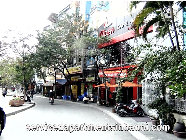 Căn hộ dịch vụ cho thuê với view hồ Ngọc Khánh ở Ba Đình 3