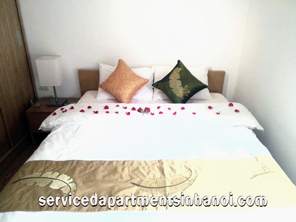 Căn hộ dịch vụ cho thuê với view hồ Ngọc Khánh ở Ba Đình 2