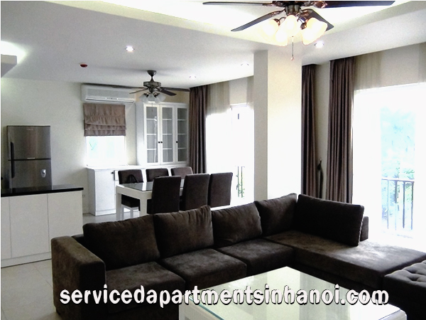 Cho thuê căn hộ cao cấp gồm hai phòng ngủ rộng rãi với tầm nhìn đẹp tại phố Tô Ngọc Vân st , Tay Ho