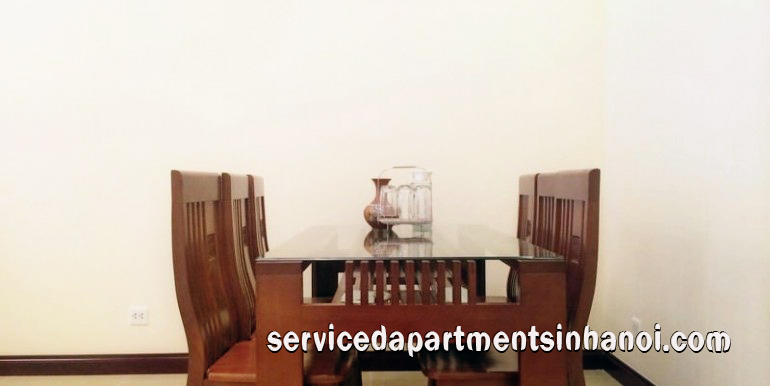 Cho thuê căn hộ hai phòng ngủ trong tòa nhà R4, Vinhomes Royal City 4