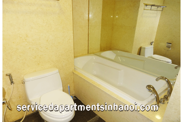 Cho thuê căn hộ hai phòng ngủ thiết kế theo phong cách châu Âu tại R1 Tower, Vinhomes Royal City 10