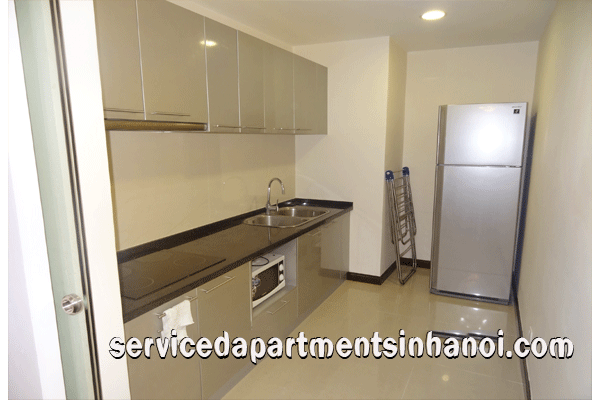 Cho thuê căn hộ hai phòng ngủ thiết kế theo phong cách châu Âu tại R1 Tower, Vinhomes Royal City 4