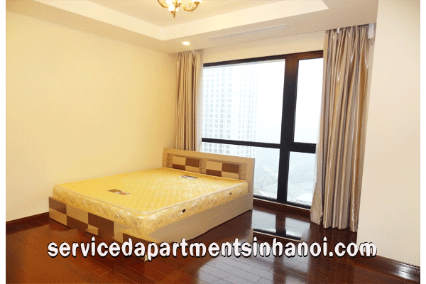 Cho thuê căn hộ hai phòng ngủ thiết kế theo phong cách châu Âu tại R1 Tower, Vinhomes Royal City 5