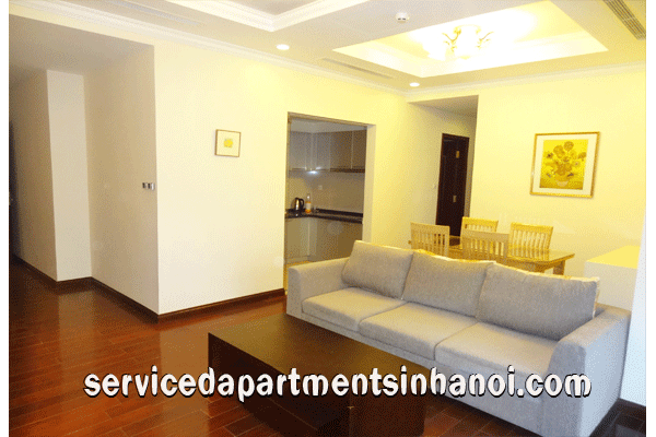 Cho thuê căn hộ hai phòng ngủ, trang bị cao cấp trong tòa R3, Royal City Complex 3