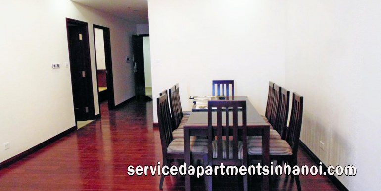 Cho thuê căn hộ cao cấp ba phòng ngủ rộng rãi tại R4 Tower, Royal City Complex 2