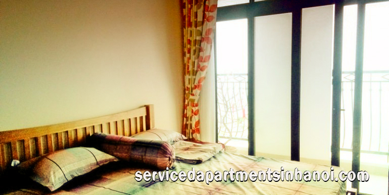 Cho thuê căn hộ 2 phòng ngủ mới được tân trang ở Vinhomes Royal City 9