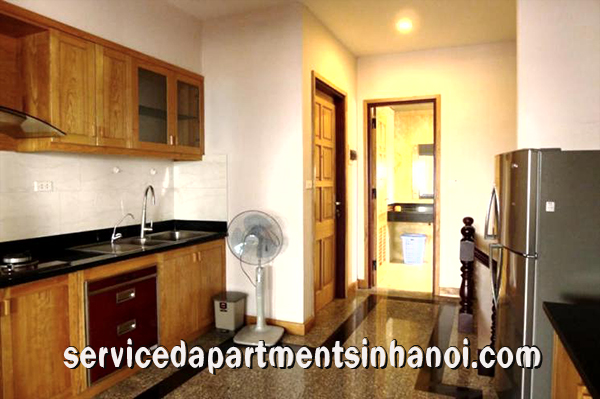 Căn hộ cao cấp ba phòng ngủ cho thuê gần Trung tâm Lotte, Ba Đình 2