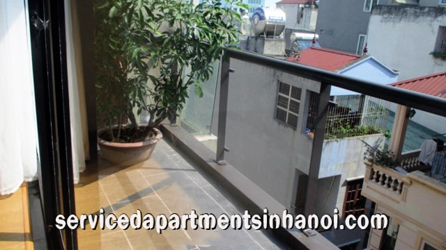 Cho thuê căn hộ mới được tân trang tại đường Văn Cao, Ba Đình 6