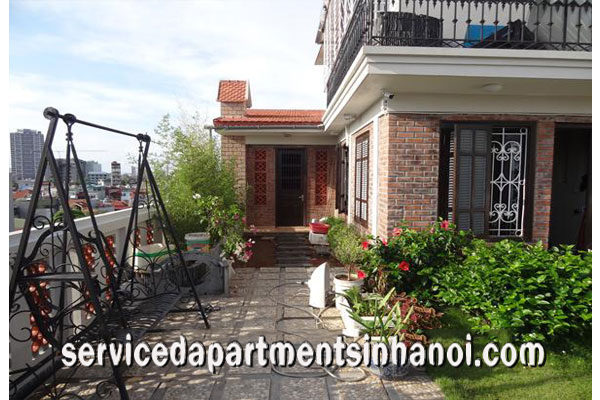 Cho thuê căn hộ 2 phòng ngủ mới xây dựng với tầm nhìn rất đẹp ở Đào Tấn, Ba Đình 1