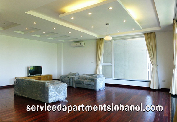Căn hộ ba phòng ngủ rộng rãi cho thuê với nội thất hiện đại ở Đặng Thai Mai, Tây Hồ 2