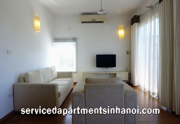 Cho thuê căn hộ dịch vụ 2 phòng ngủ quận Tây Hồ, có ban công 3